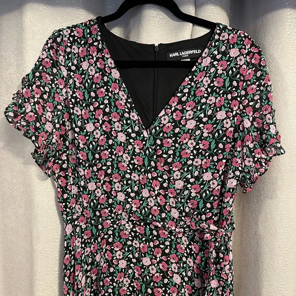 Karl Lagerfeld Paris Floral Short Sleeve Chiffon Faux Wrap Dress - Picture 7 of 8